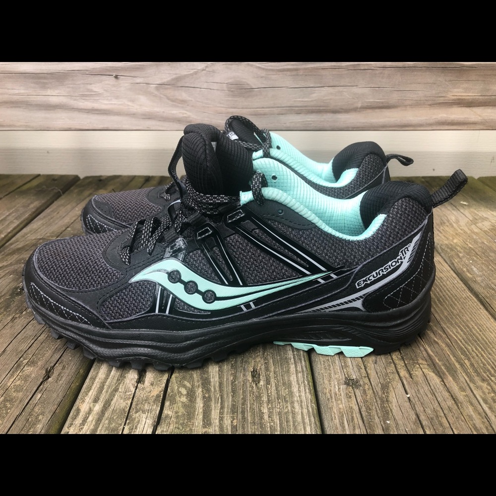 Saucony women’s sneakers size 10